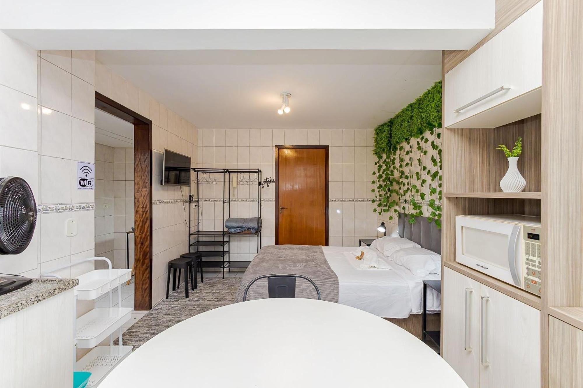 Apartamento Edificio Eloi Plombon - Santa Quiteria,